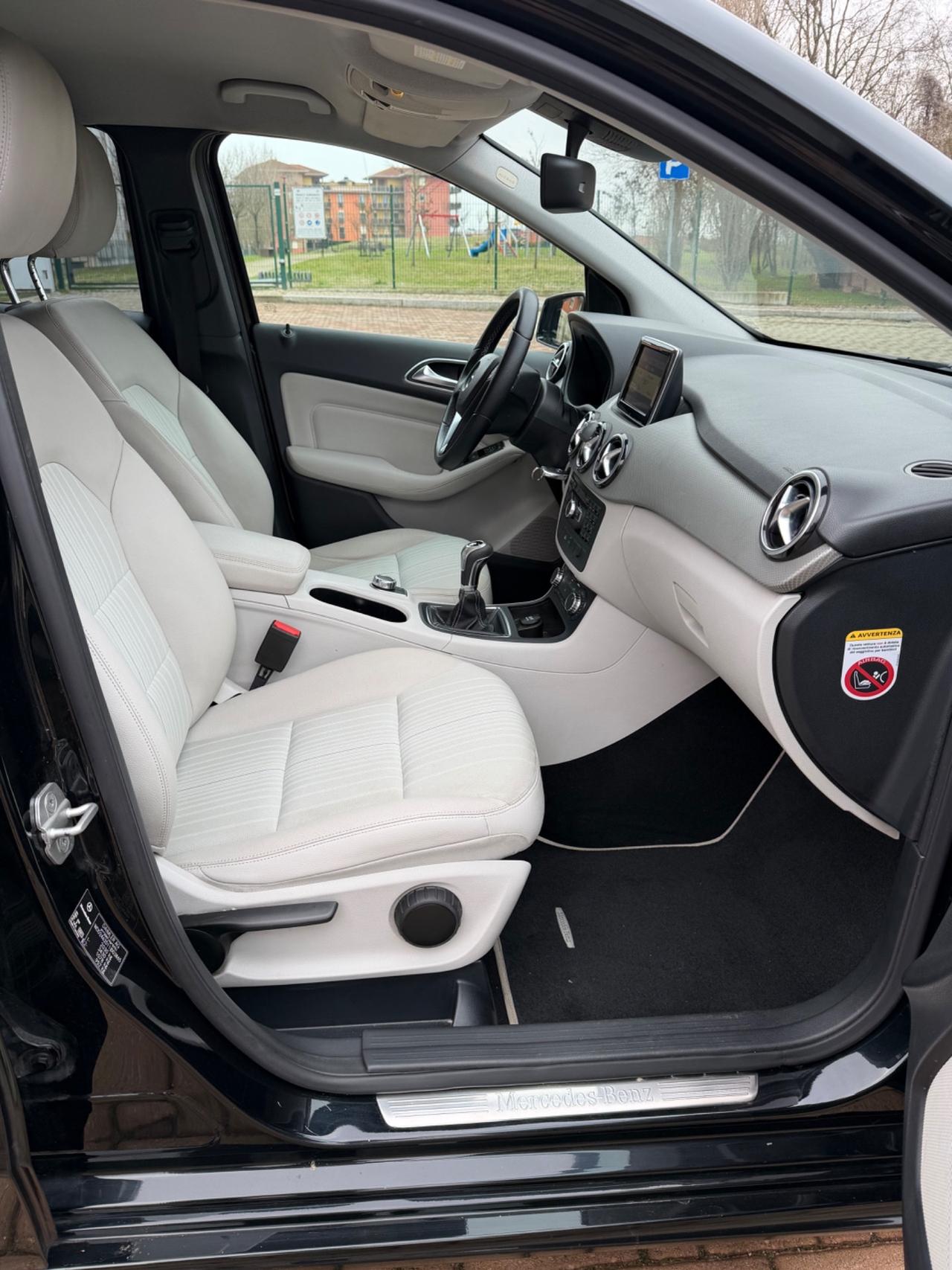 Mercedes-benz B 200 CDI BlueEFFICIENCY Executive