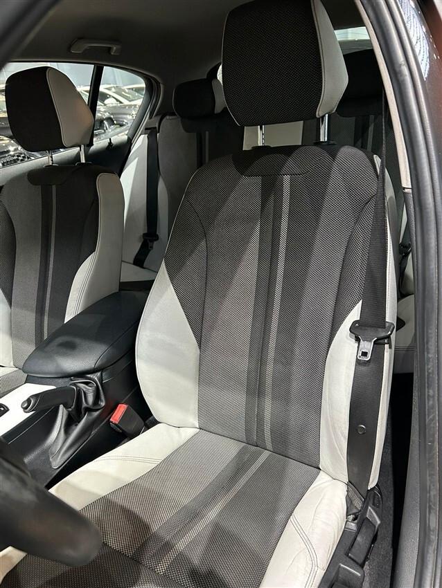 Bmw 116 116d 5p. Urban