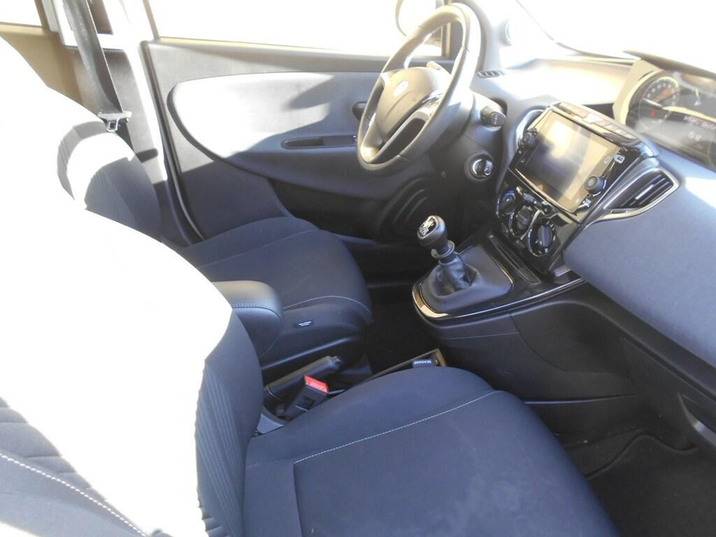 Lancia Ypsilon 1.0 FireFly Hybrid Gold Plus