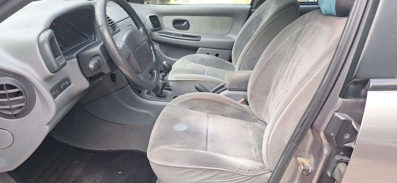 RENAULT LAGUNA SW 1.9 DIESEL