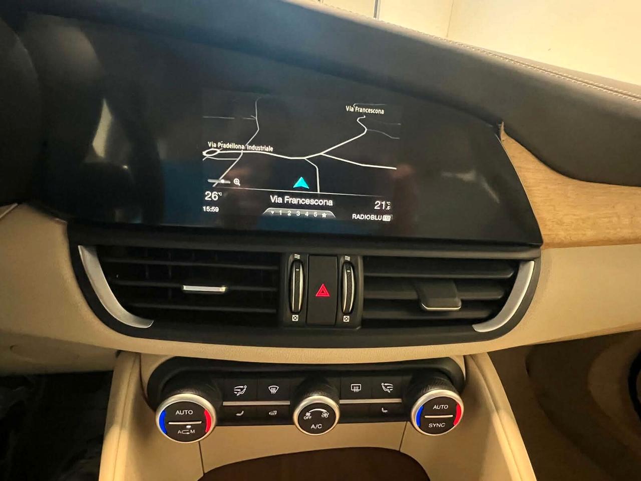 Alfa Romeo Giulia 2.2 Turbodiesel 180 CV AT8 Business Sport Launch Ed.