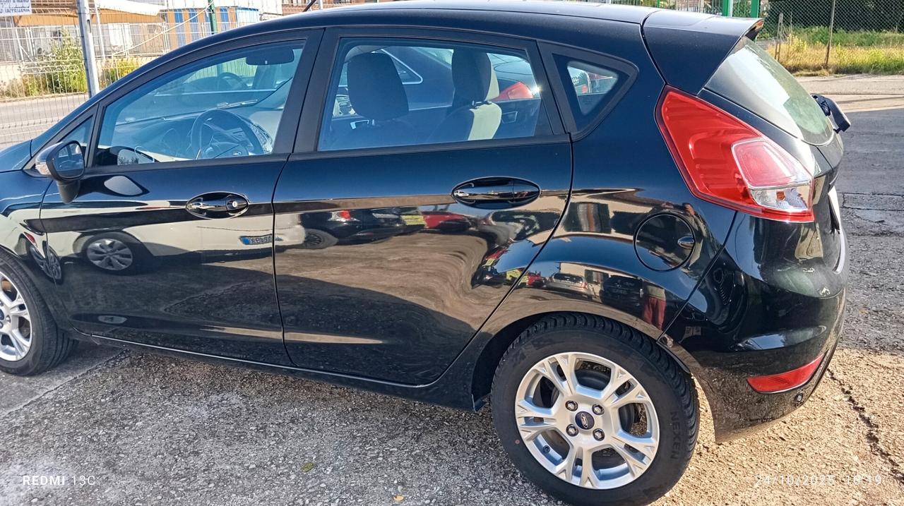 Ford Fiesta 1.5 TDCi 75CV 5 porte Titanium