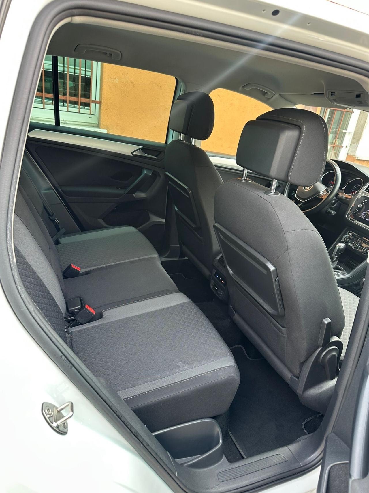 Volkswagen Touran 2.0 TDI 150 CV SCR DSG Business BlueMotion Technology