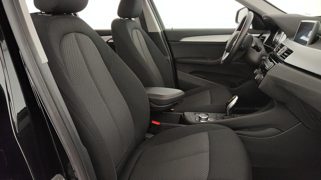BMW X1 F48 2019 - X1 sdrive18i Advantage 136cv auto