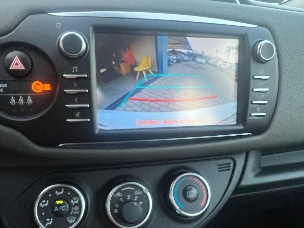 Toyota Yaris 1.0 72 CV 5 porte Lounge
