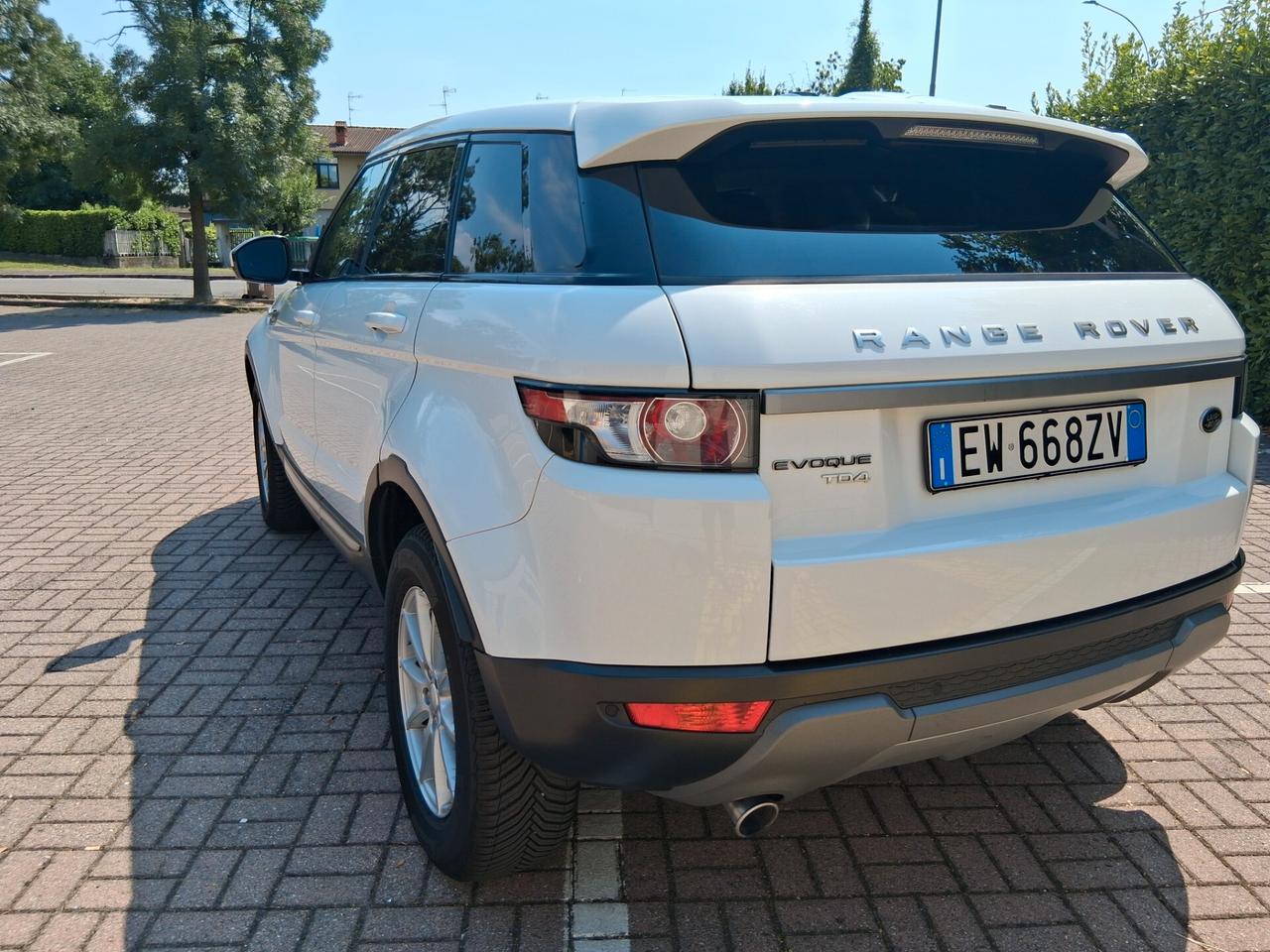 Land Rover Range Rover Evoque Range Rover Evoqu .CELL 320 147 1147 WUATSAPP 3276540940.e 2.2 Sd4 5p. Prestige