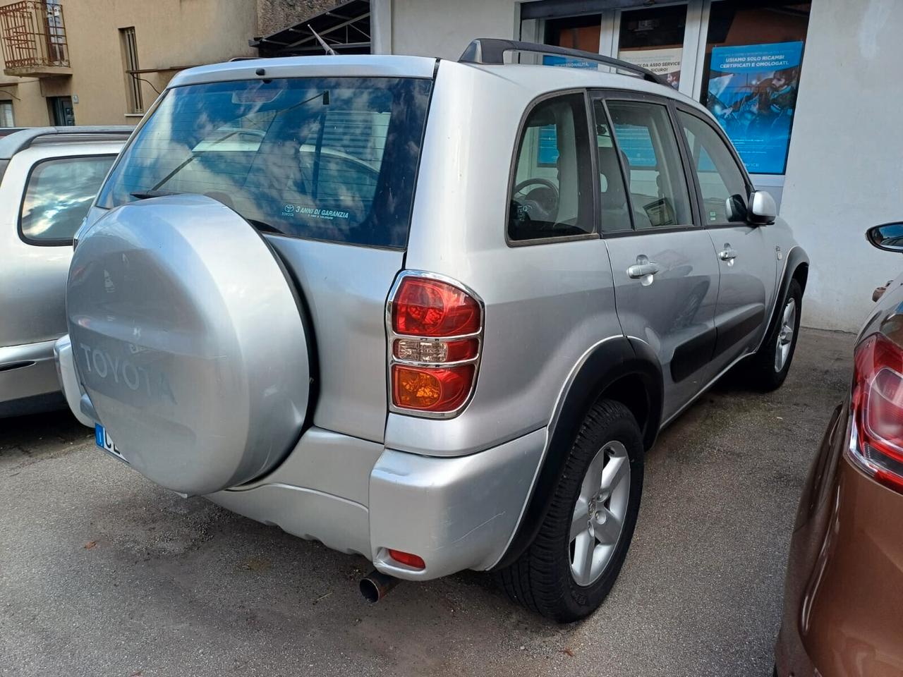 Toyota RAV 4 2.0 Tdi D-4D anno 2003 con 232000 km