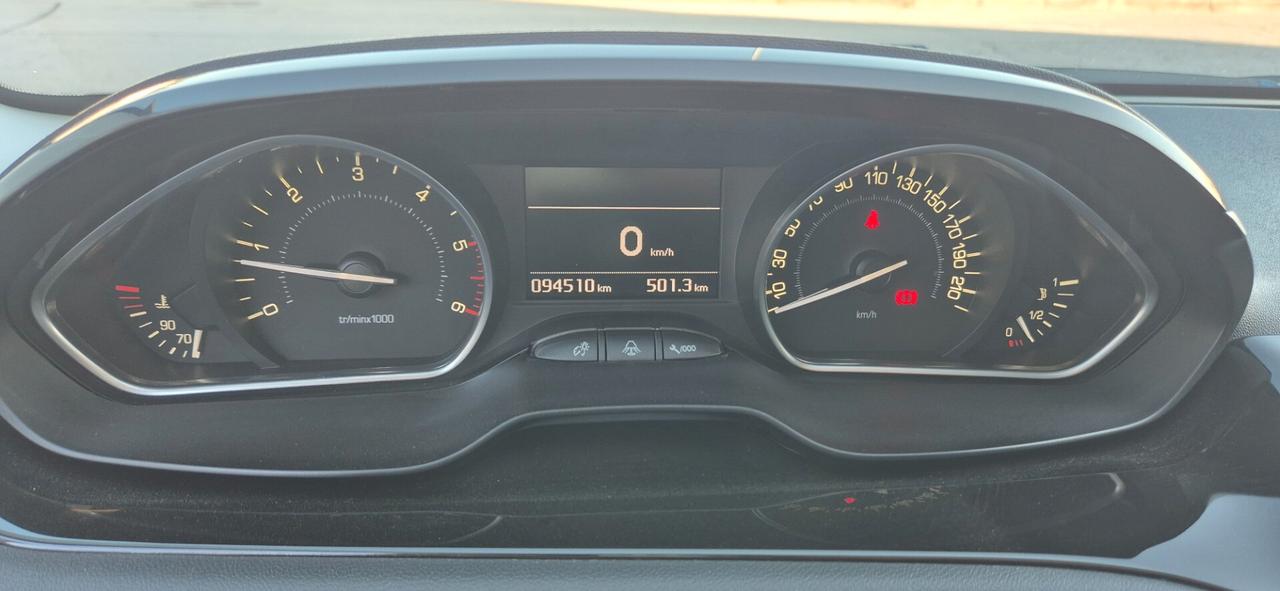 Peugeot 208 1.4 HDi 68 CV 5 porte Allure NEOPATENTATI