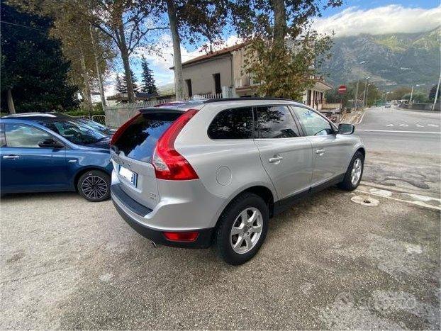 VOLVO - XC60 - D4 AWD Momentum