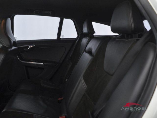 VOLVO V60 D3 Geartronic R-Design Momentum - PER OPERATORI DE