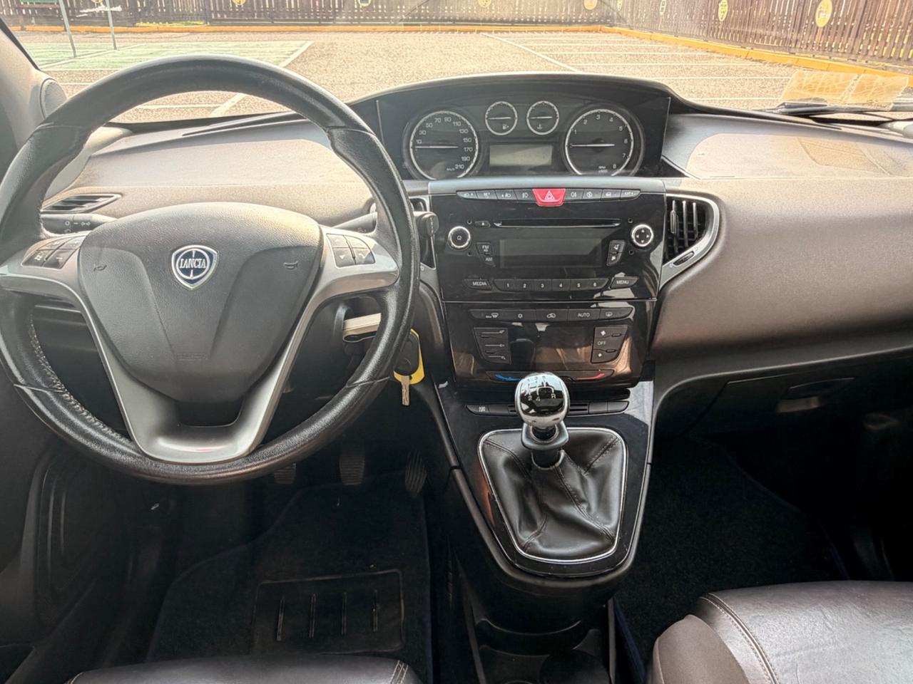 Lancia Ypsilon 1.2 69 CV 5 porte S&S Platinum