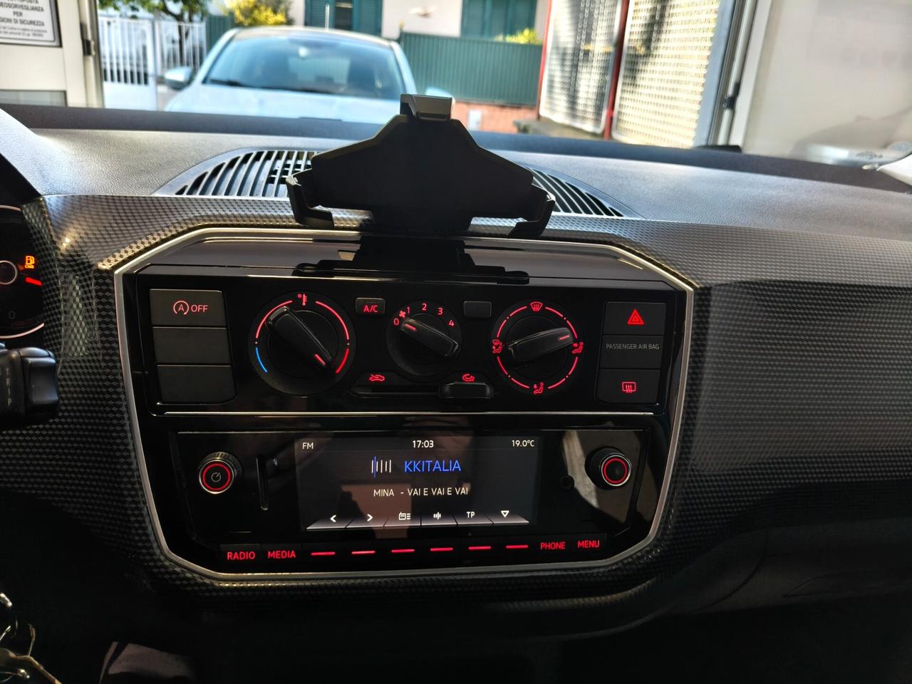 VOLKSWAGEN UP 1000 FULL OPTIONAL 12/2017