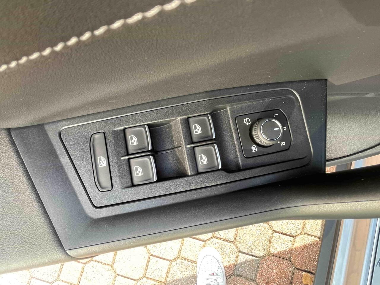 Volkswagen T-Roc 1.5 TSI ACT DSG R-Line KM.0