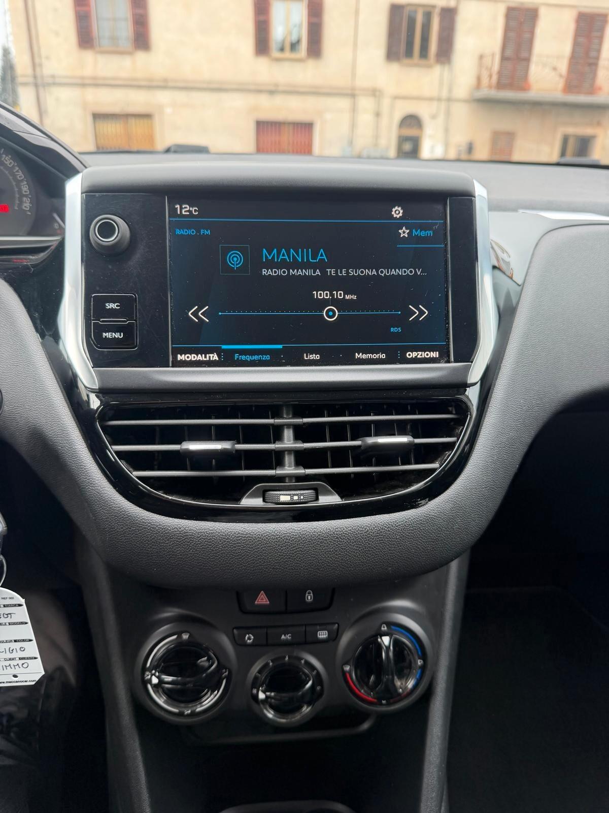 Peugeot 208 PureTech 82 5 porte Allure