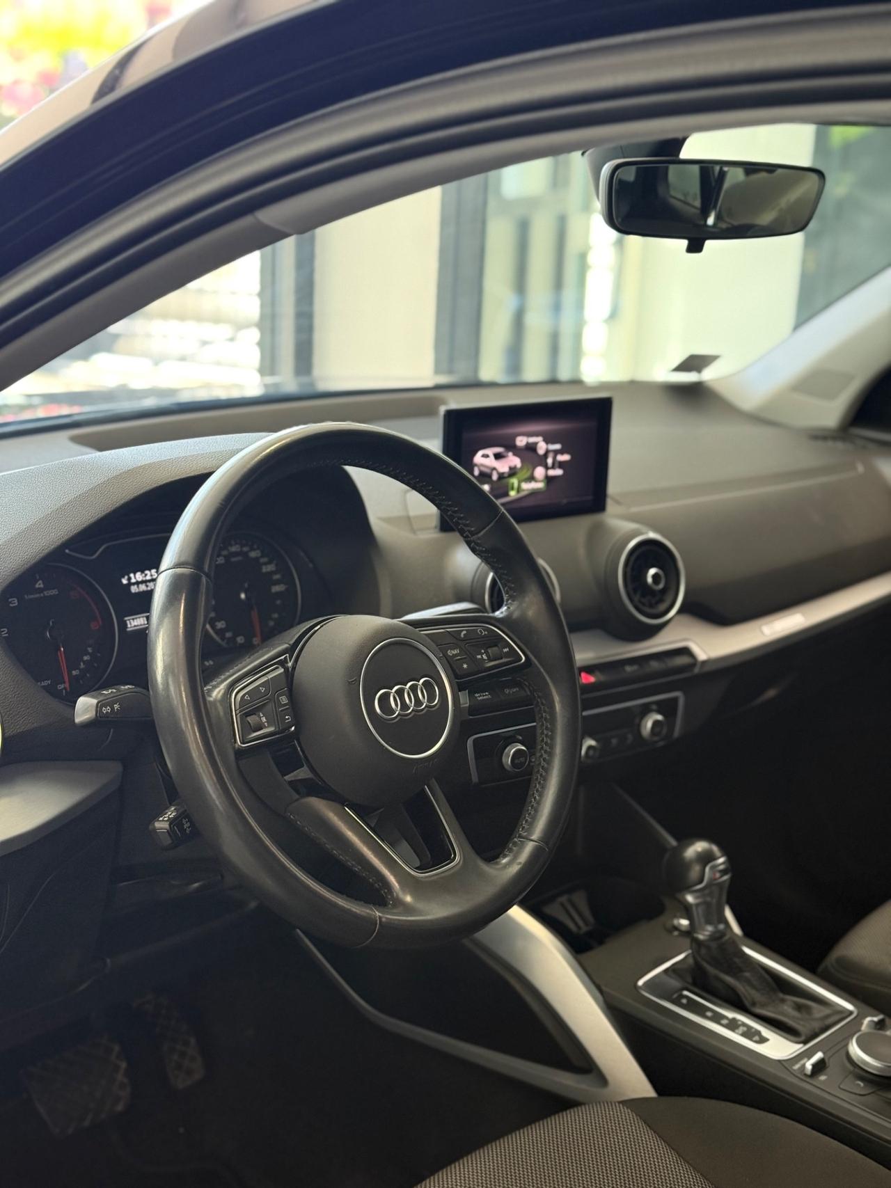 Audi Q2 30 TDI S tronic Business Design