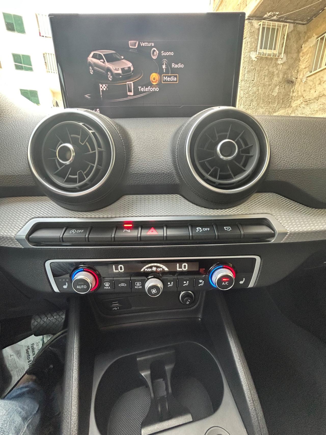 Audi Q2 35 TDI quattro S tronic Business