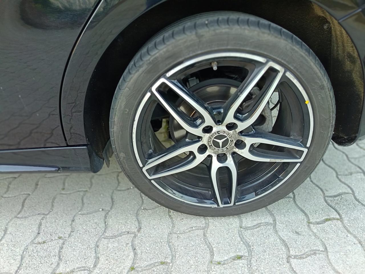 MERCEDES-BENZ B 180 D Sport AMG