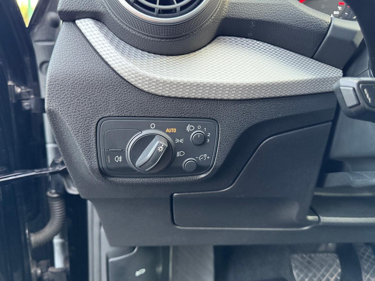 Audi Q2 30 TDI S tronic Business Design