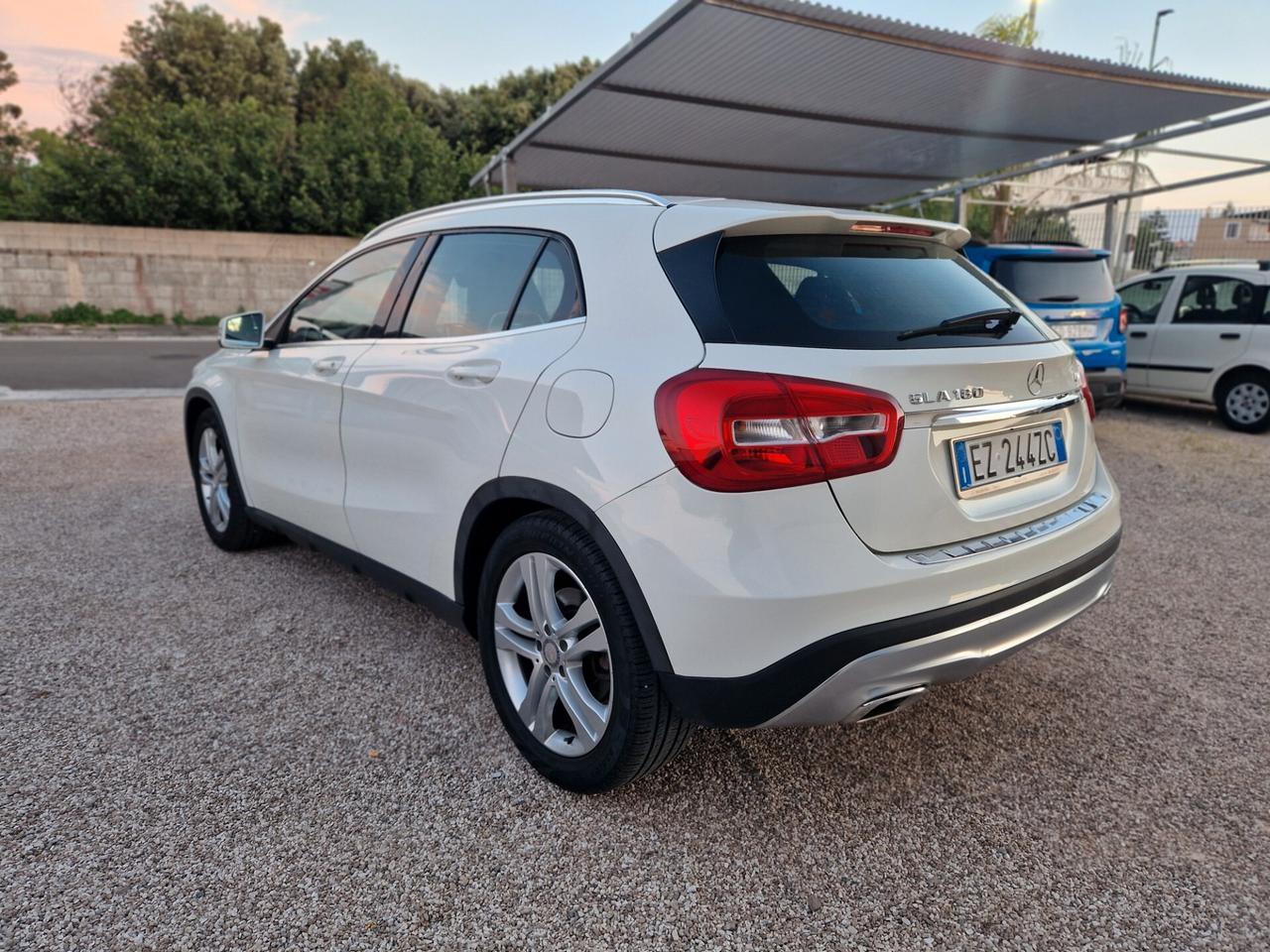 Mercedes-benz GLA 180 d Premium