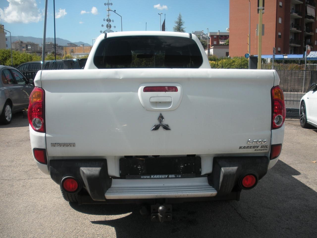Mitsubishi L200 2.5 DI-D/178CV Club Cab Intense Plus