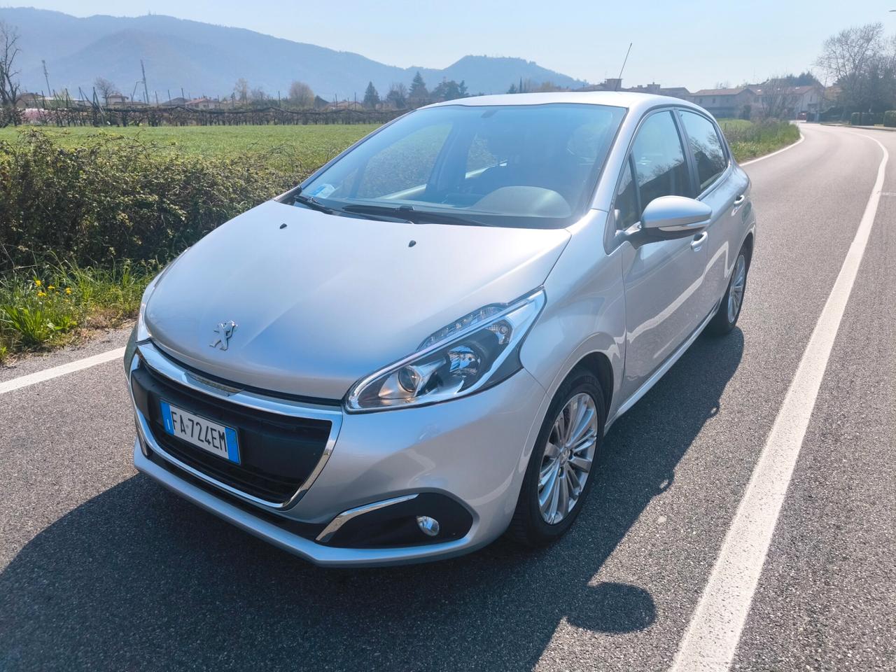 PEUGEOT 208 1,2 BENZ- KM 70000-UNIPROPRIETARIO-EURO 6