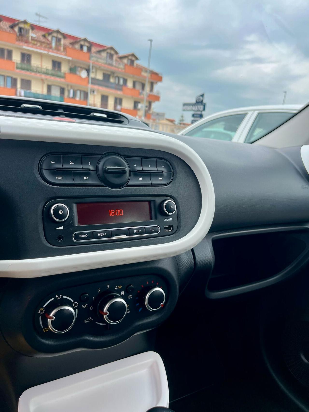 Renault Twingo SCe LIMITED AUTOMATIC