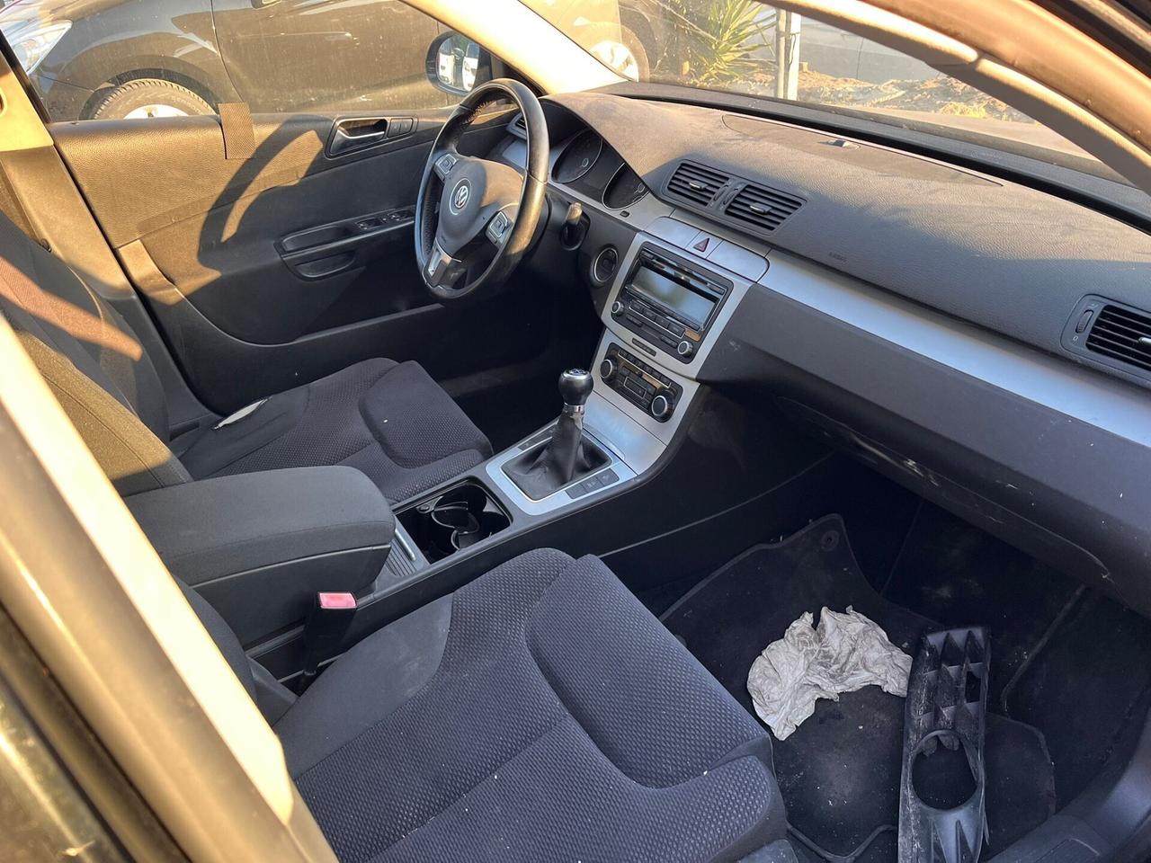 Volkswagen Passat 1.6 TDI DPF Var Comf. BM Tech.