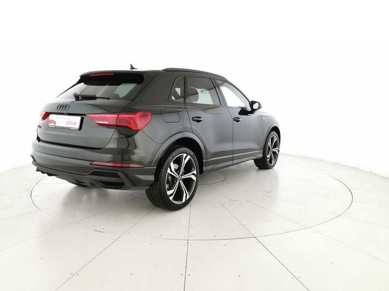Audi Q3 II 2018 35 2.0 tdi Identity Black s-tronic