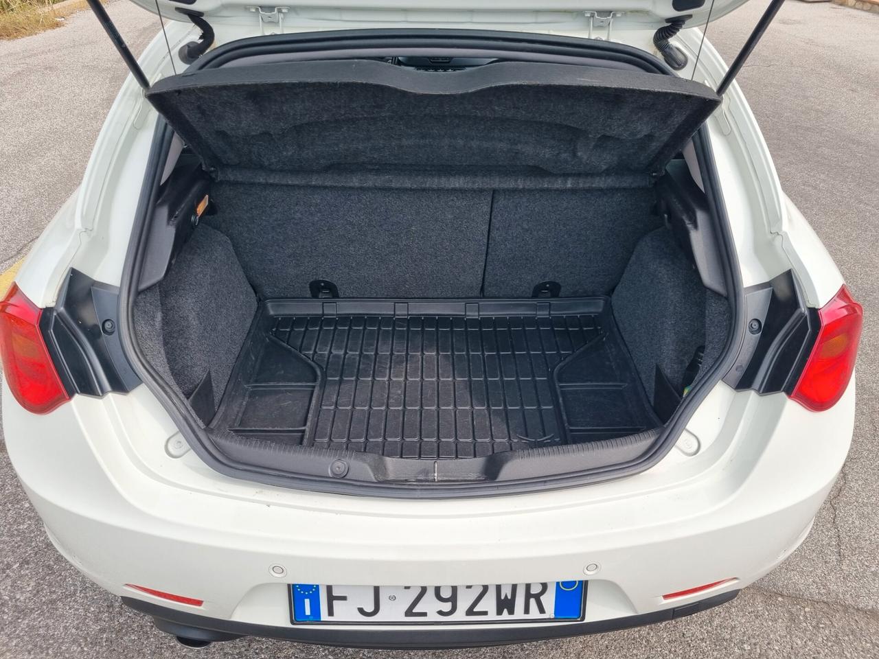 Alfa Romeo Giulietta 1.6 JTDm-2 105 CV Exclusive