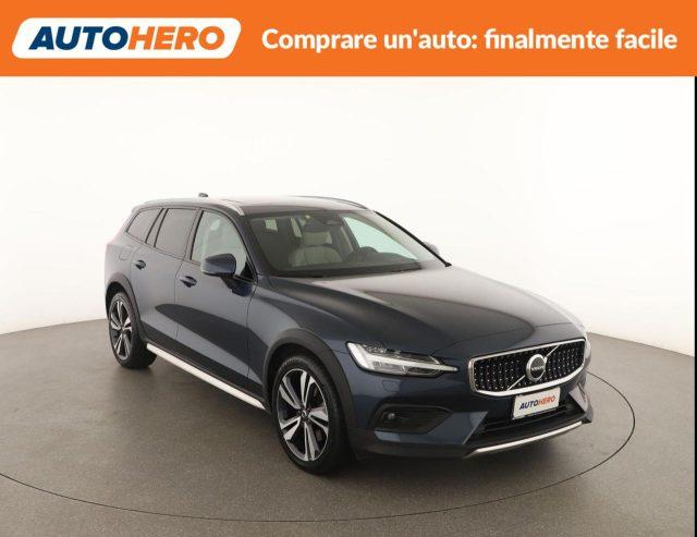 VOLVO V60 Cross Country B4 (d) AWD automatico Ultimate