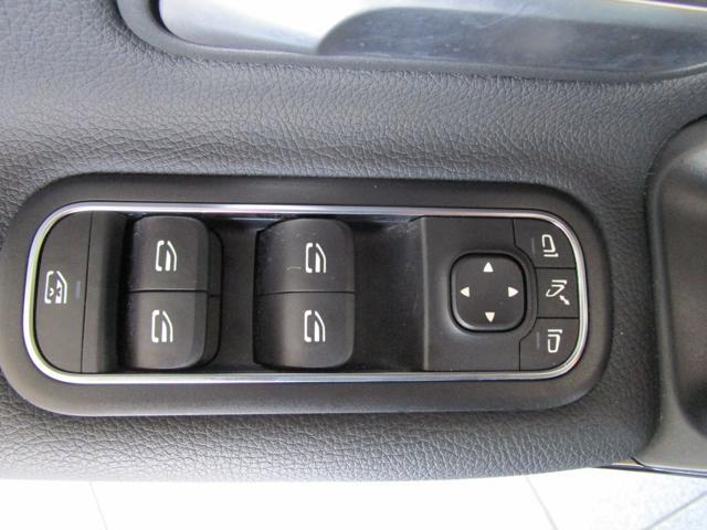 MERCEDES-BENZ A 180 Automatic Premium