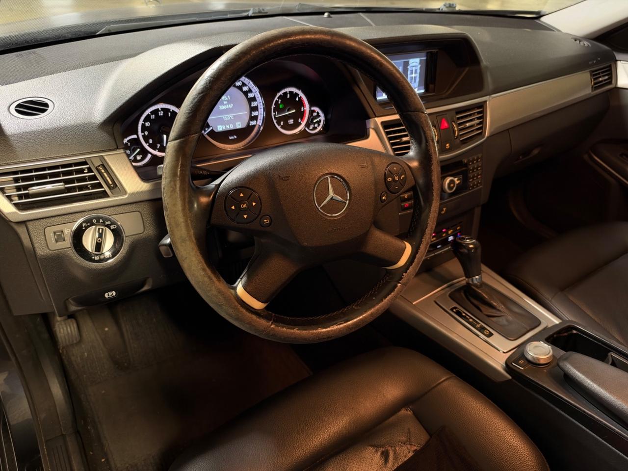 Mercedes-benz E 220 CDI BlueEFFICIENCY Avantgarde