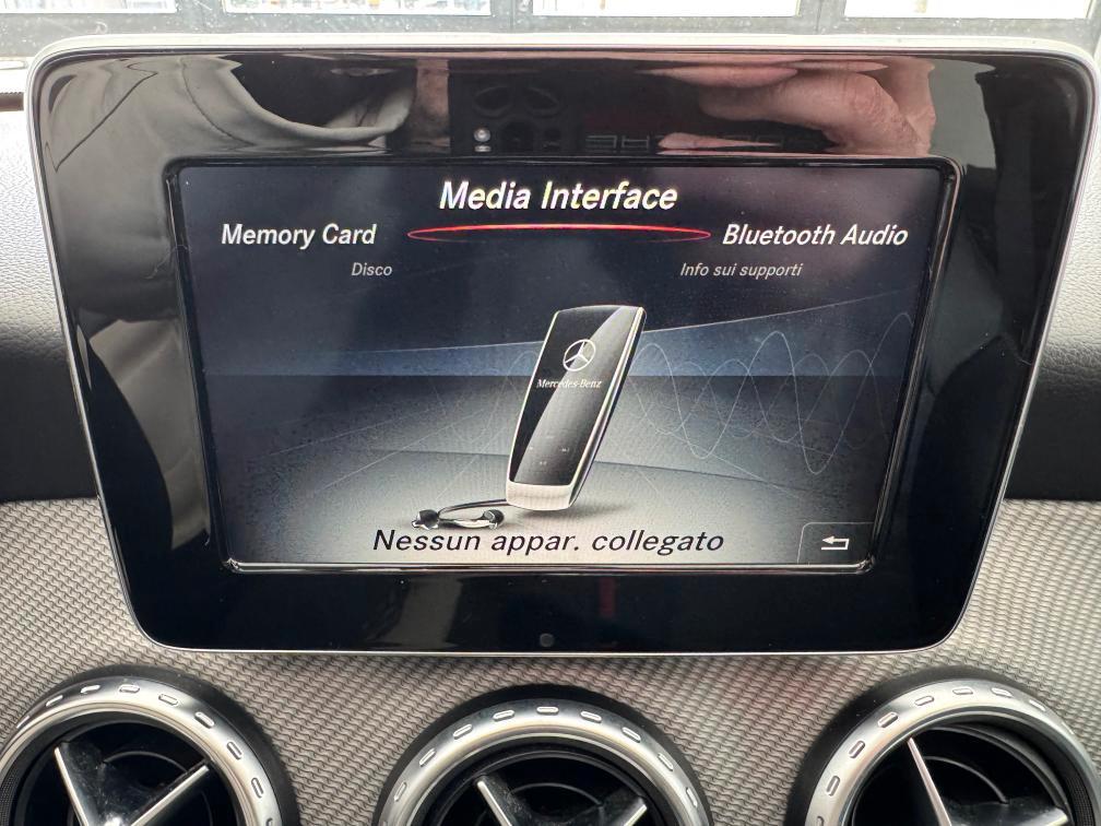 Mercedes-Benz GLA 200 d Sport Navi Pelle Pdc Retrocamera Uniprop