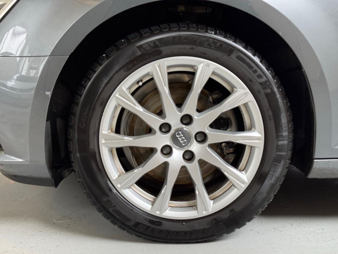 AUDI A4 2.0 TDI 122 CV Design.