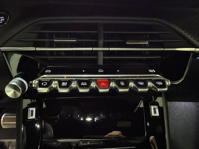 PEUGEOT 2008 Hybrid 136CV e-DCS6 GT