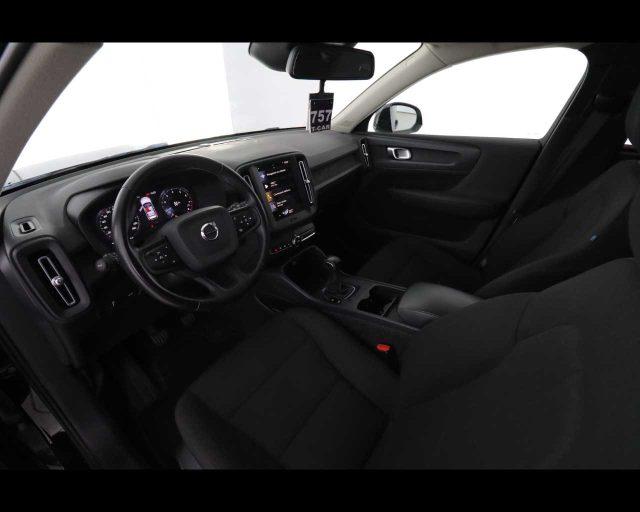 VOLVO XC40 T2 Momentum Core