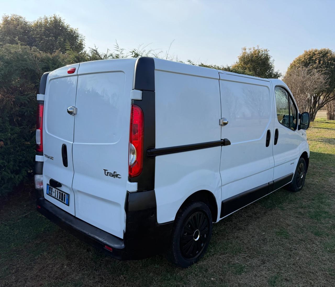 RENAULT TRAFIC 2.0 CTDi 115CV 6 MARCE CLIMA BIANCO
