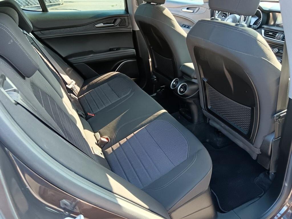 Alfa Romeo Stelvio 2.2 Turbodiesel 160 CV AT8 RWD