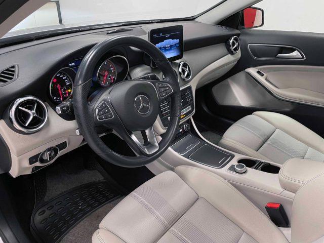 MERCEDES-BENZ GLA 220 PREMIUM 4MATIC AUTO