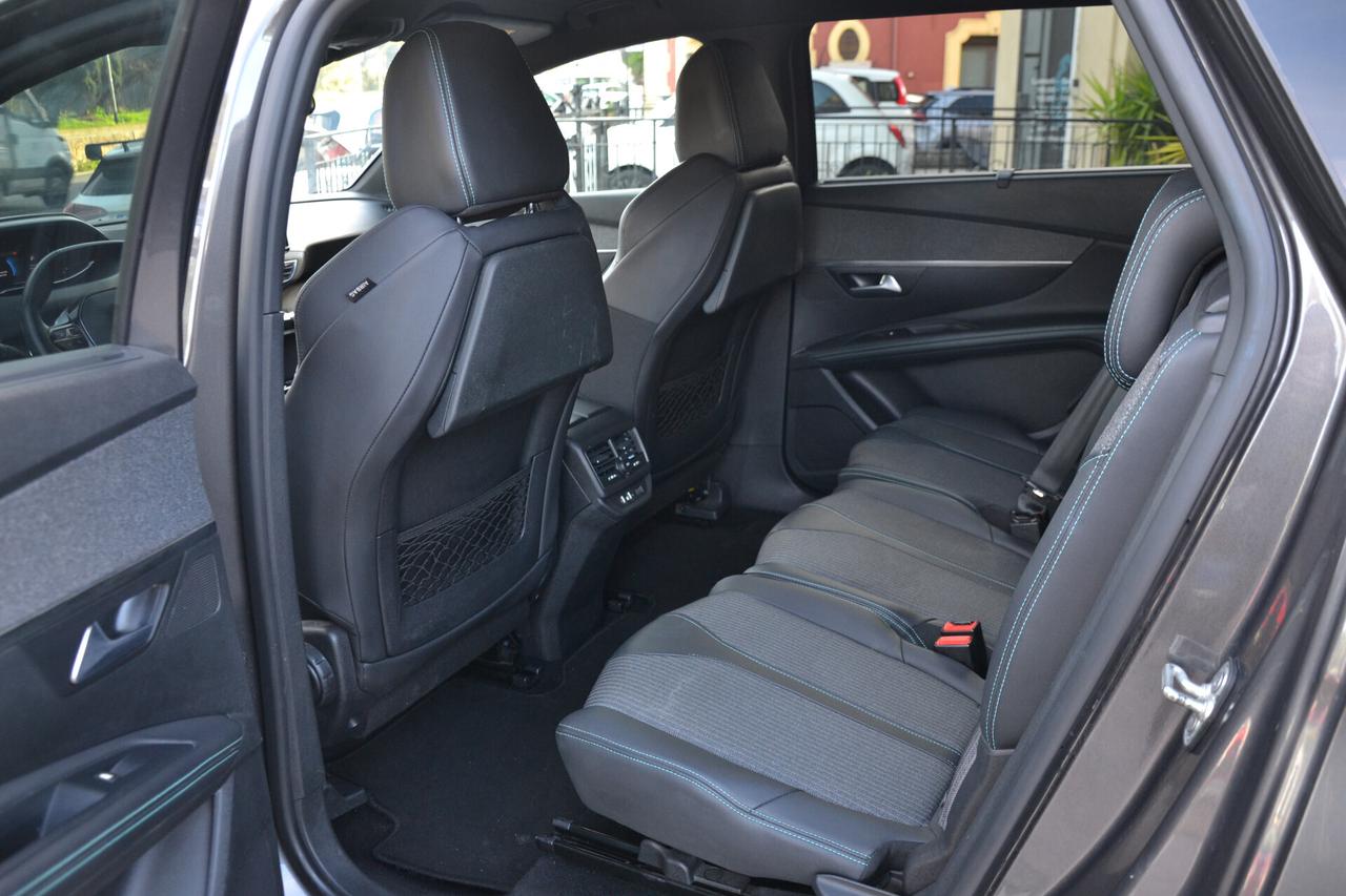 Peugeot 5008 1.5 HDi 130CV 7POSTI AUT.+NAV+LED+RCAM+PELLE+PDC