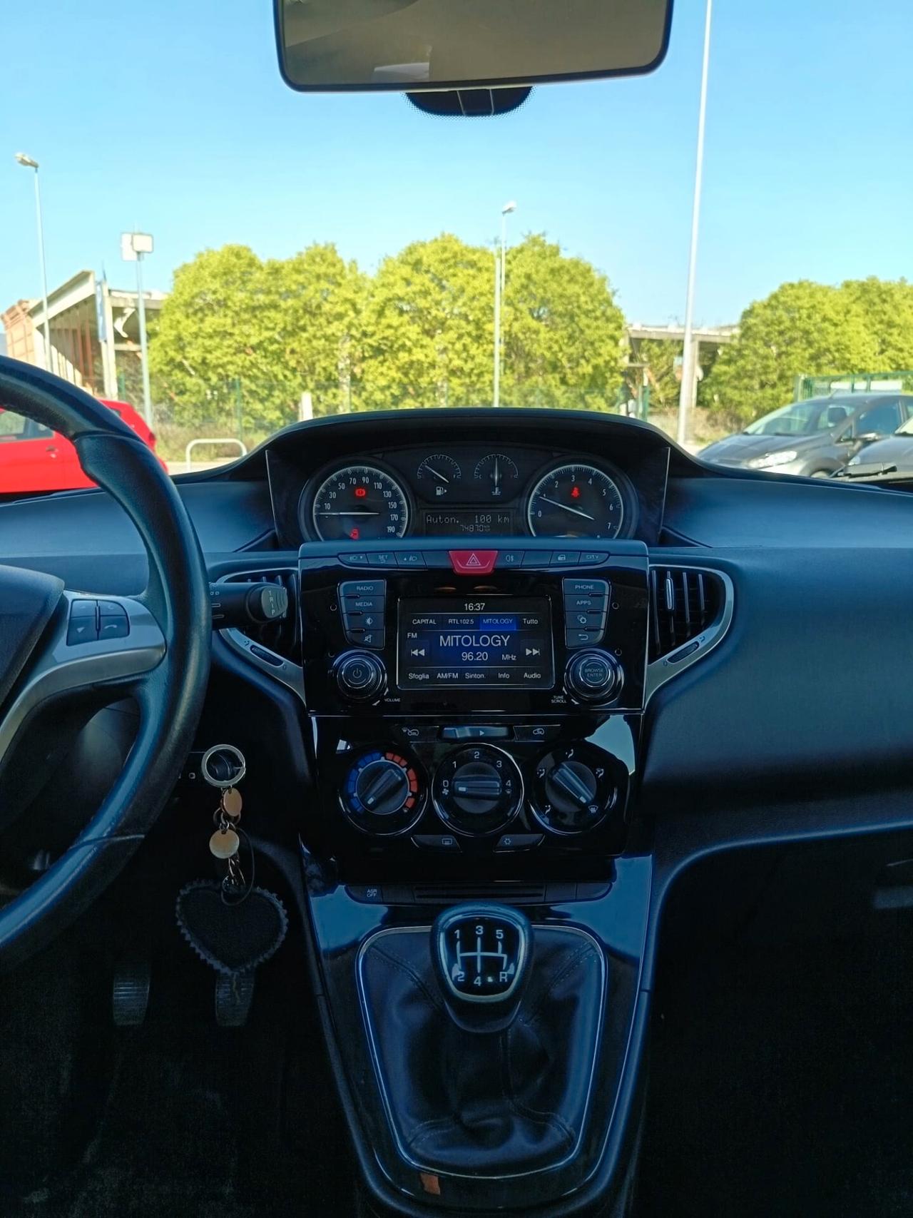 Lancia Ypsilon 1.2 69 CV 5 porte Gold