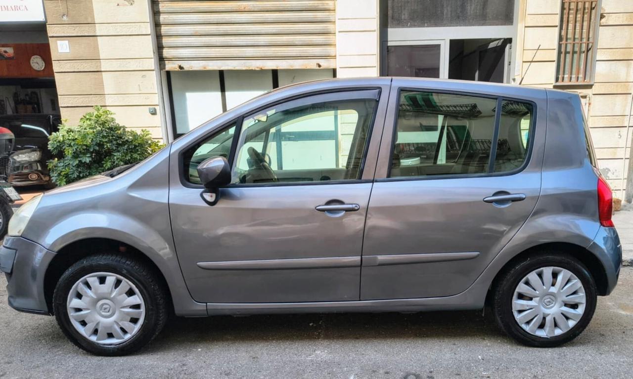 Renault Modus 1.2 Yahoo! - 2011