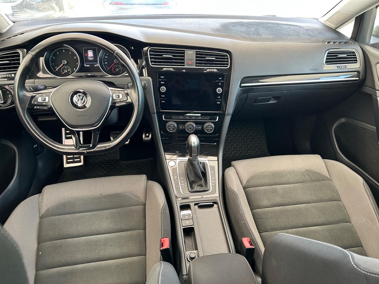 Volkswagen Golf - 2019 1.5 TGI DSG 130 CV