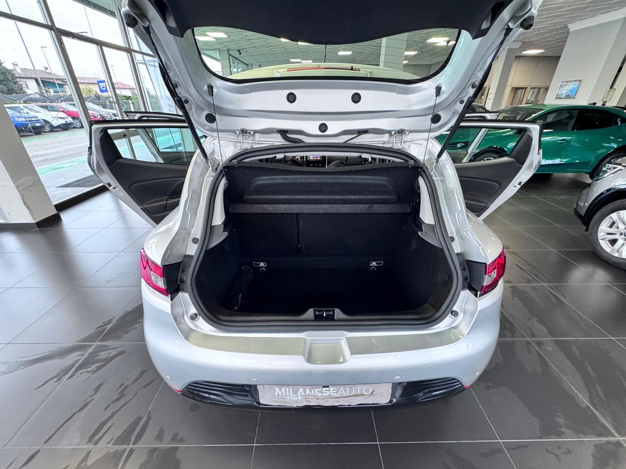 Renault Clio 1.2 75 CV 5 porte Duel