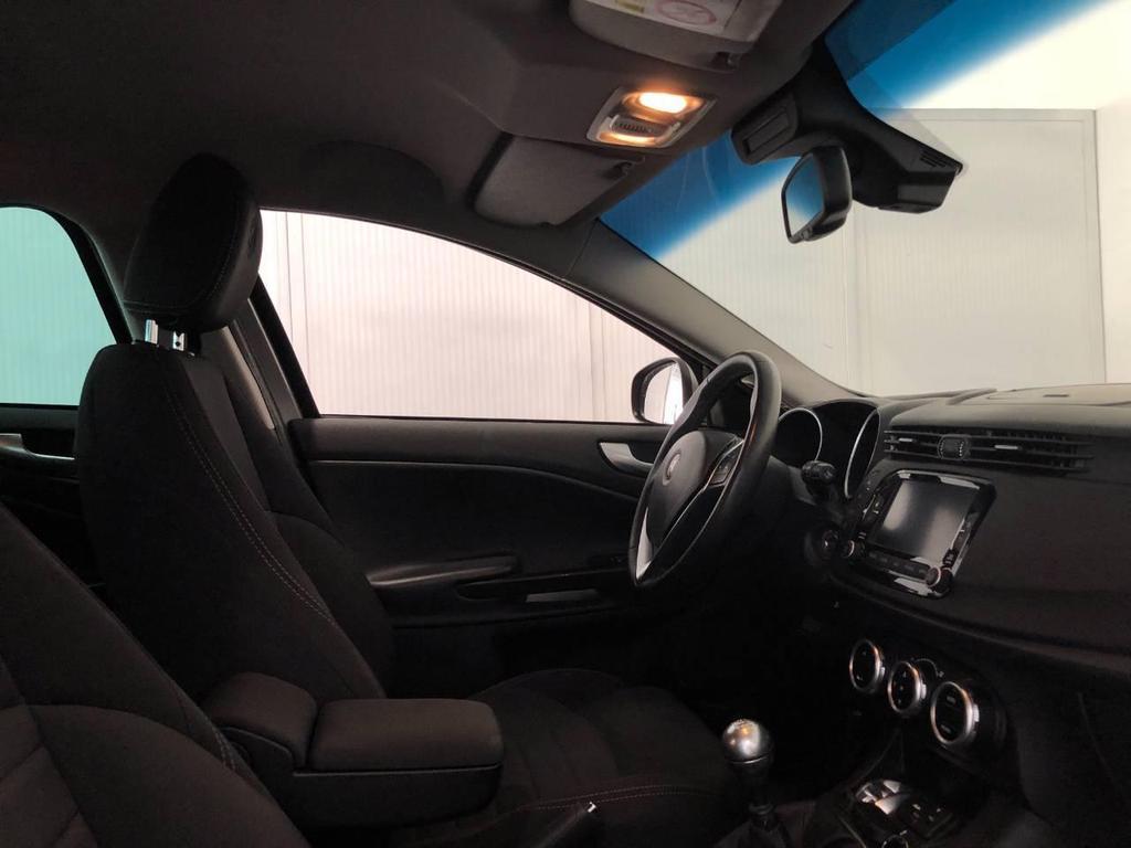 Alfa Romeo Giulietta 1.6 JTDm Super