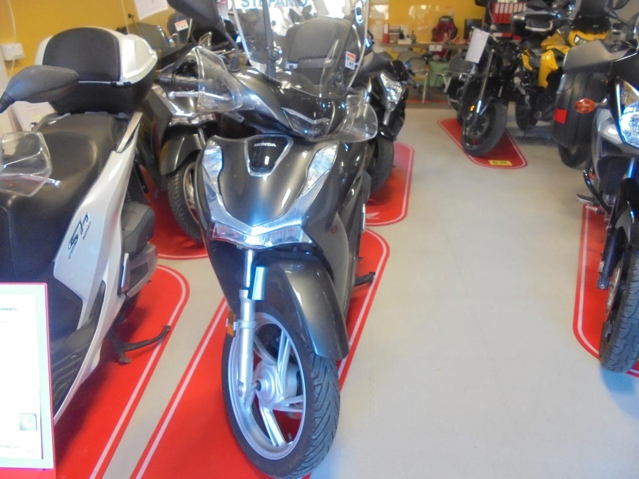 Honda SH 150 ABS + TCS