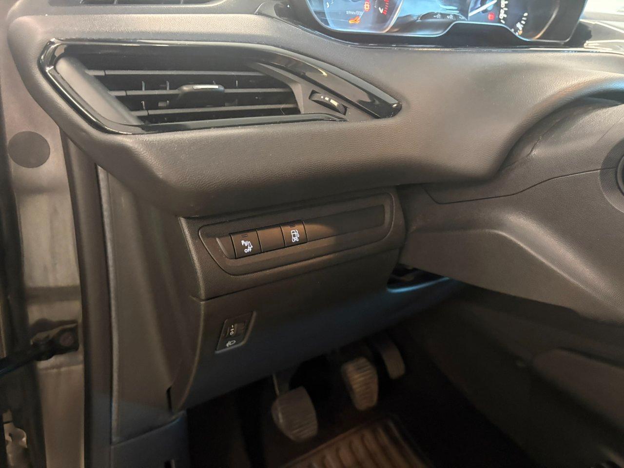 Peugeot 208 5 Porte 208 5p 1.2 puretech Allure gpl 82cv