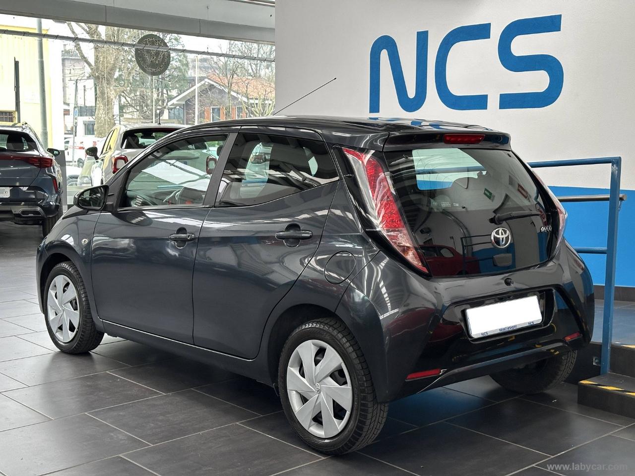 TOYOTA Aygo 1.0 VVT-i 69 CV 5p. x-play MMT