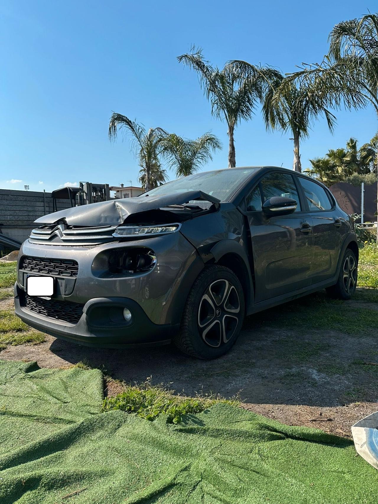 Citroen C3 2020 PureTech Shine LEGGERMENTE SINISTRATA