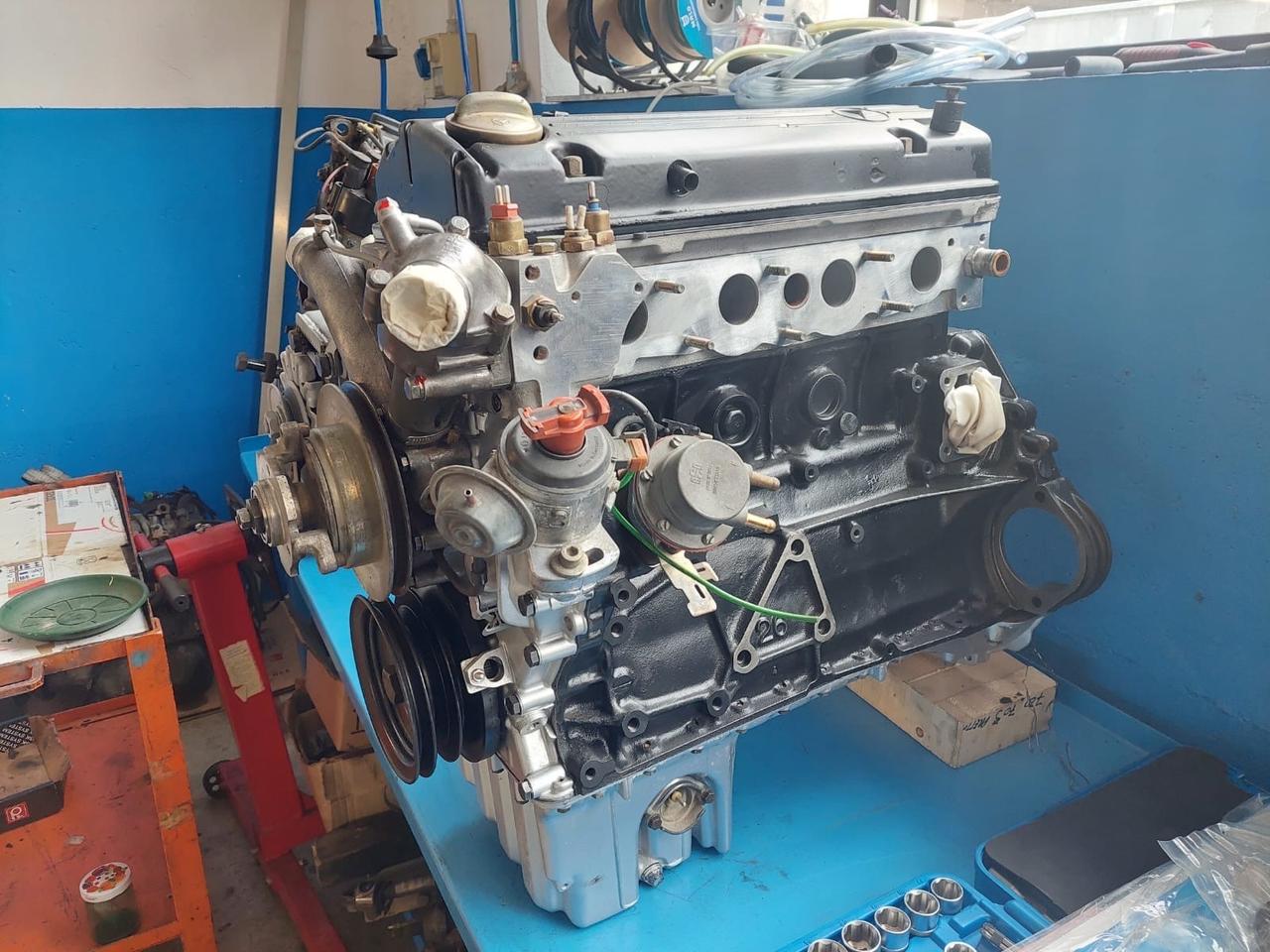Mercedes benz 200 E w123 - Motore NUOVO